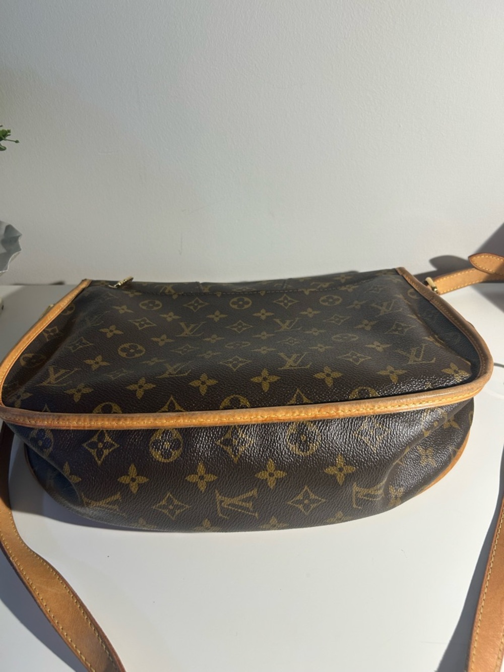 Louis Vuitton Monogram menilmontant - Picture 10 of 13